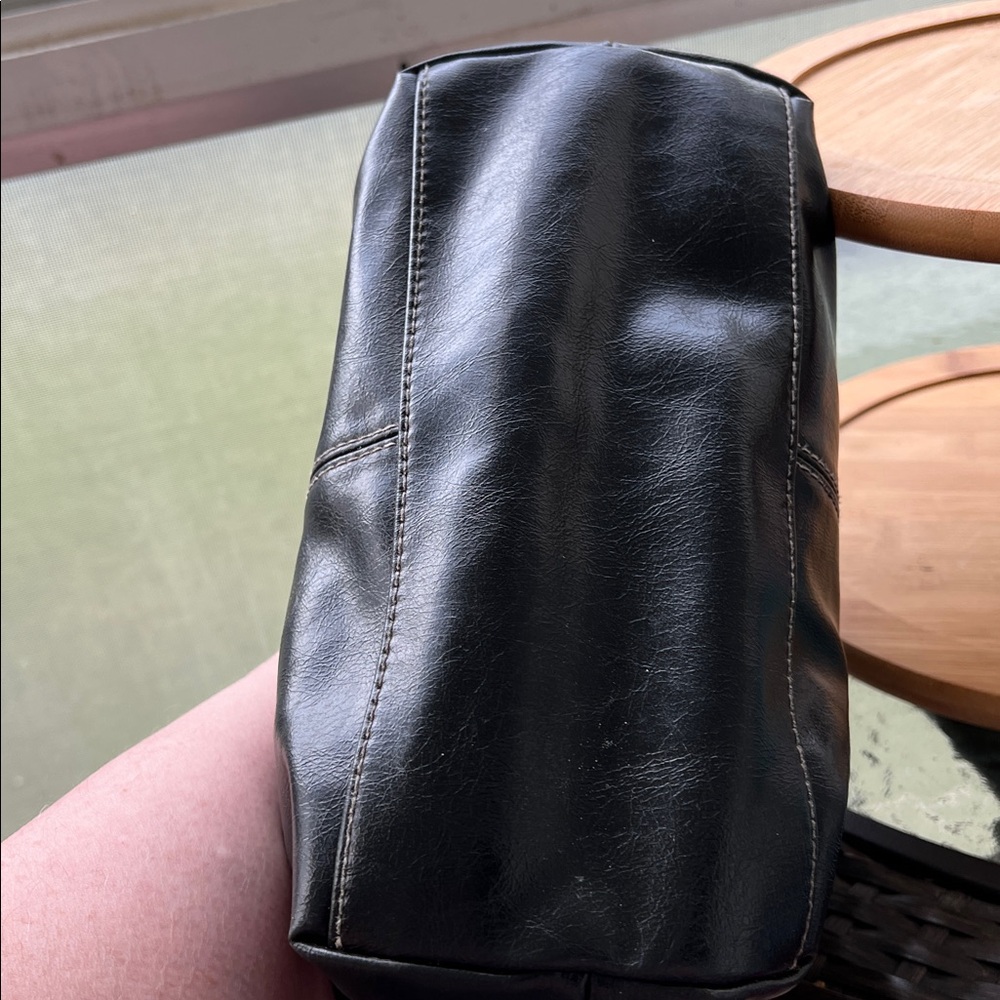 St. John’s bay Black Leather Tote Bag - Picture 4 of 4